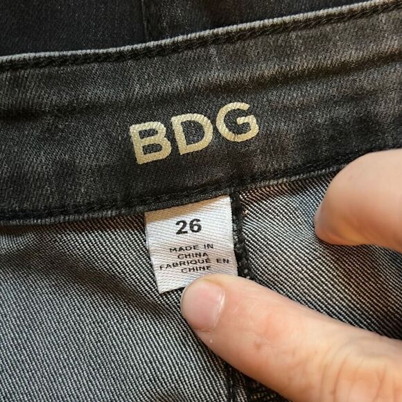 BDG Urban Outfitters Black Wash High Waist Denim Shorts Size 26 Pockets - Picture 2 of 7